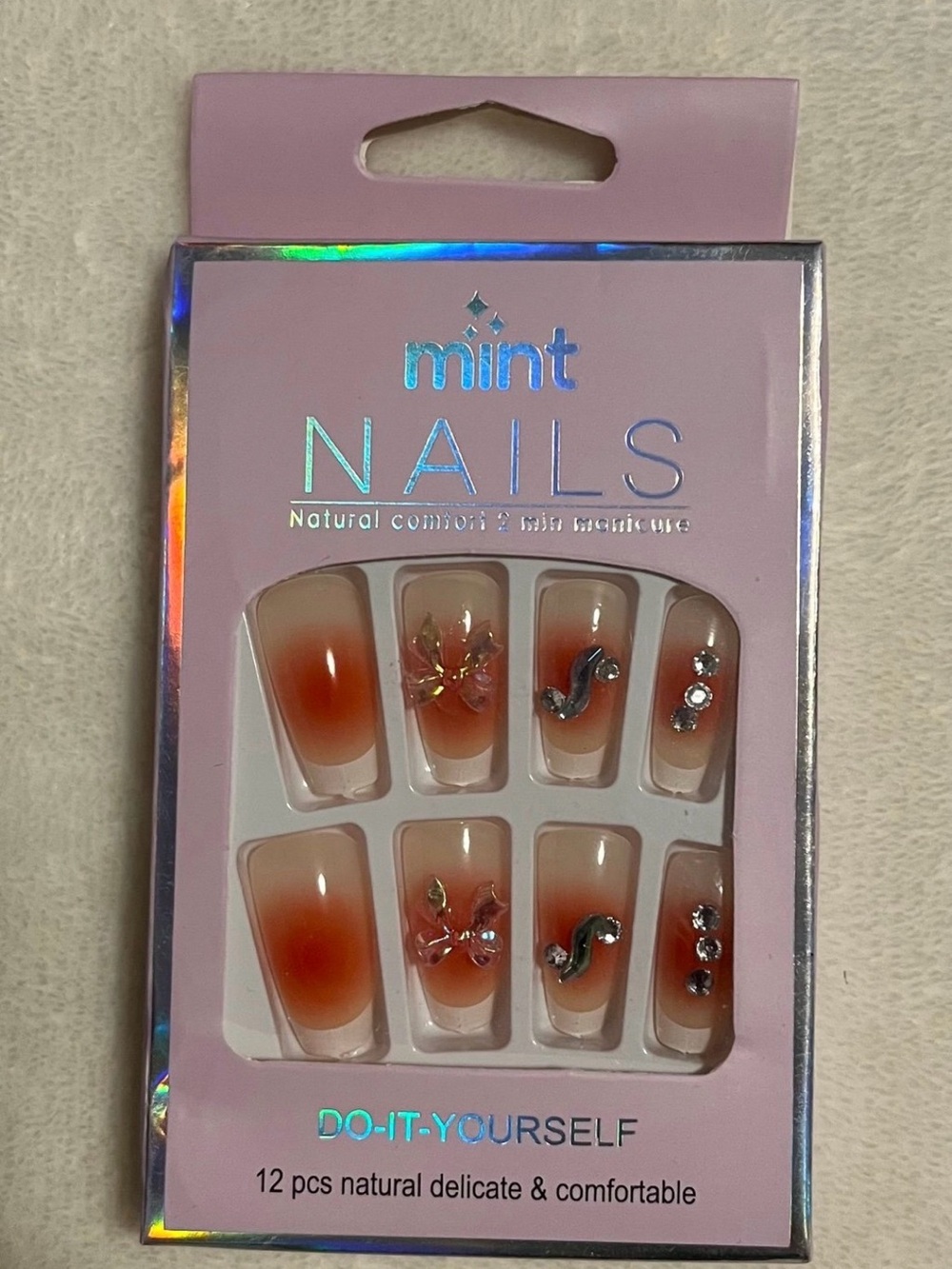 Mint Nails 12 pcs Natural Delicate & Comfortable Press-On Nails